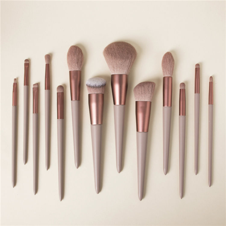BEAUTY GAZED Signature Lavish 13 Piece Brush Set
