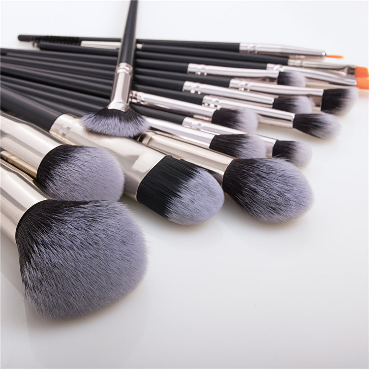 BEAUTY GAZED Signature Everyday 16 Piece Brush Set