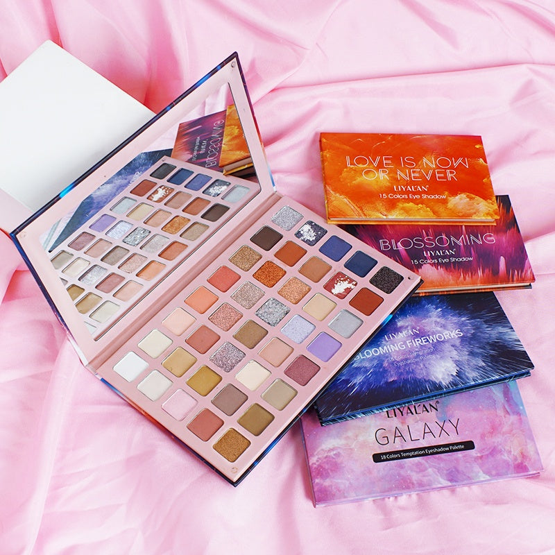 LIYALAN 40 Colour Aura Eyeshadow Palette