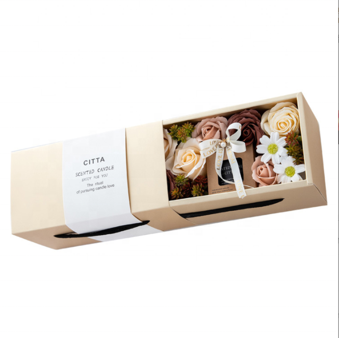 PRIMEBEAUTY Scented Candle and Soap Flowers Gift Box