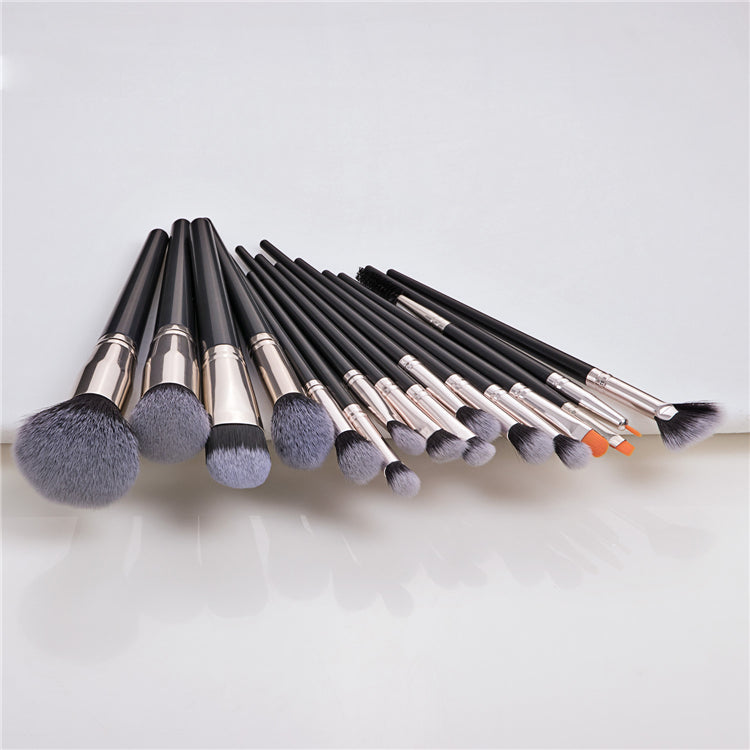 BEAUTY GAZED Signature Everyday 16 Piece Brush Set