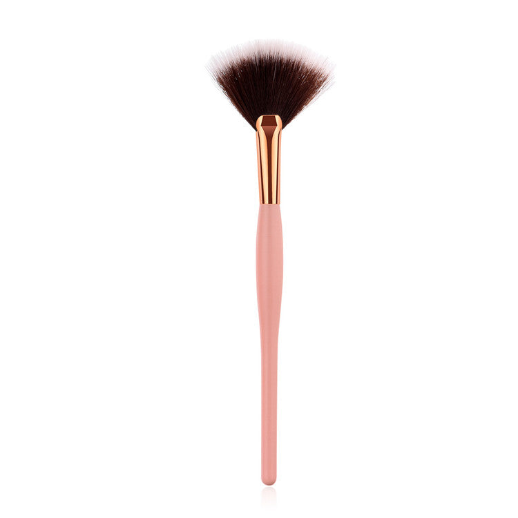 BEAUTY GAZED Highlighter Fan Makeup Brush
