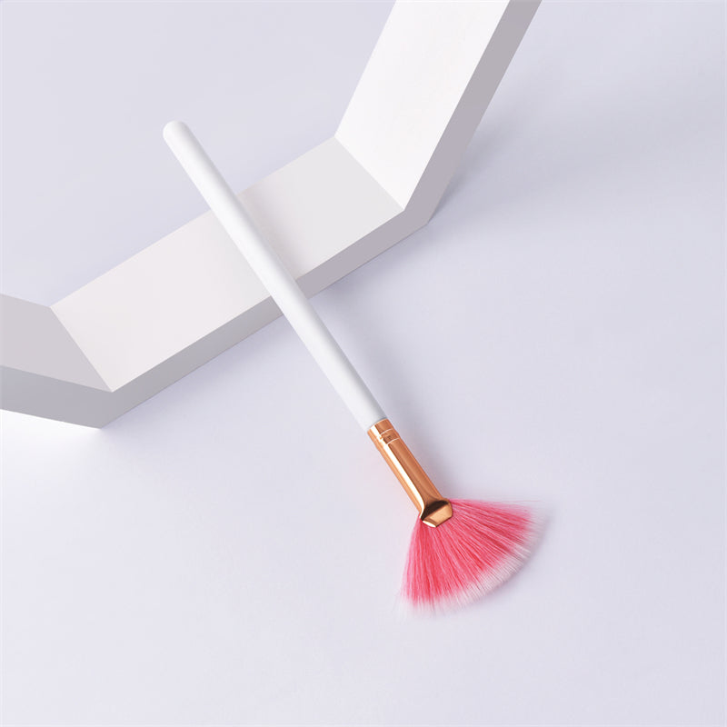 BEAUTY GAZED Highlighter Fan Makeup Brush