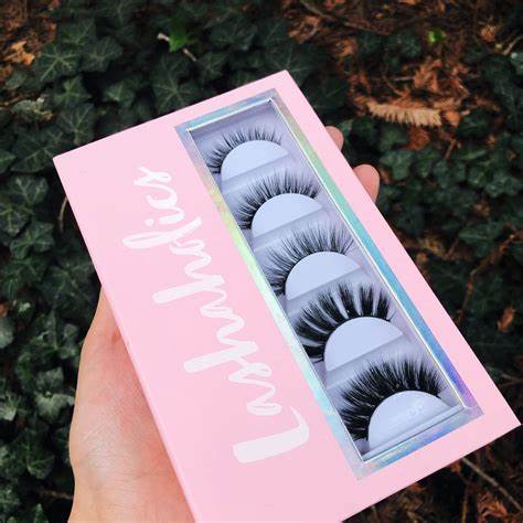 BEAUTY GAZED Luxury Lash Book