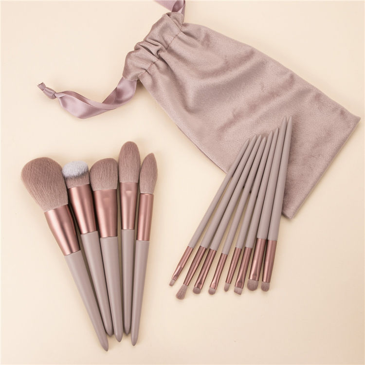 BEAUTY GAZED Signature Lavish 13 Piece Brush Set
