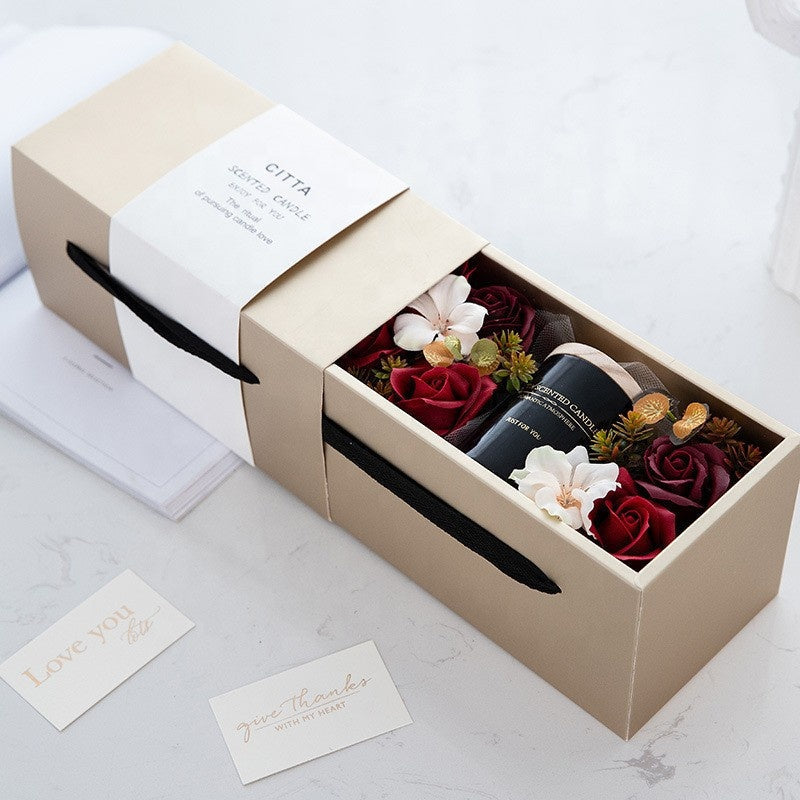 PRIMEBEAUTY Scented Candle and Everlasting Flowers Gift Box